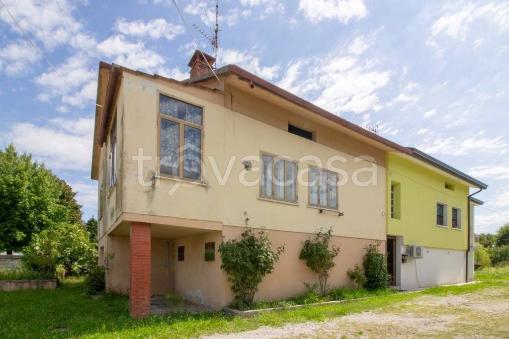 Appartamento in vendita a Casarsa della Delizia via Monte Grappa San Giovanni, 56/1