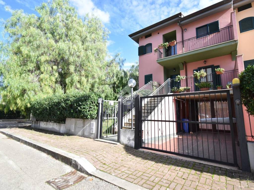 Villa a Schiera in vendita a Sermoneta via Rocco Chinnici, 14