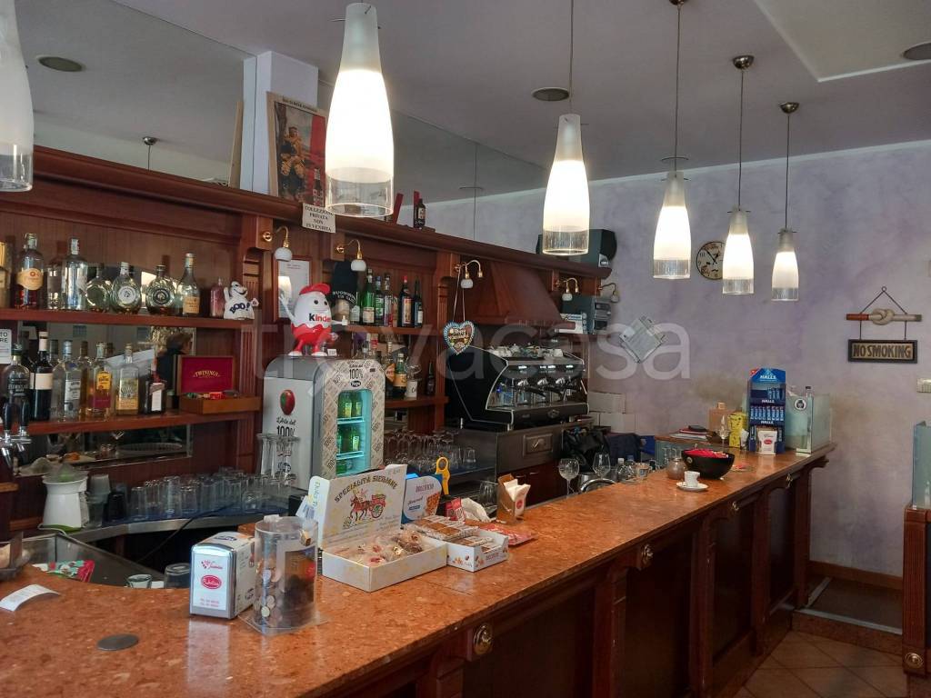 Bar in vendita a Bologna via Arno