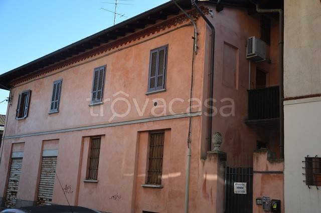 Appartamento in vendita a Gallarate via Borgo Antico