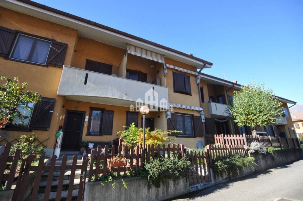 Villa a Schiera in vendita a Castellamonte via Angelo Barengo, 30