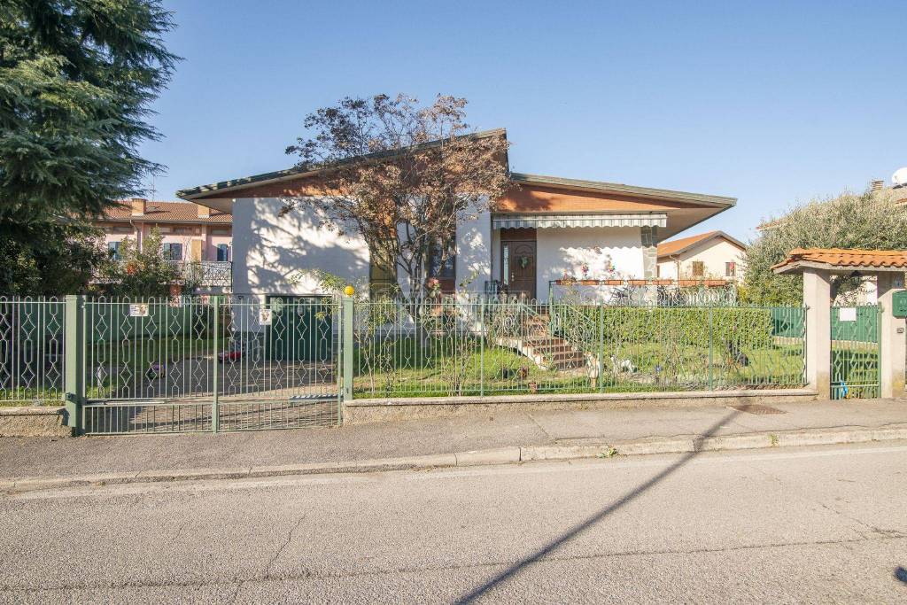 Villa in vendita ad Arcene via Giacomo Leopardi 4