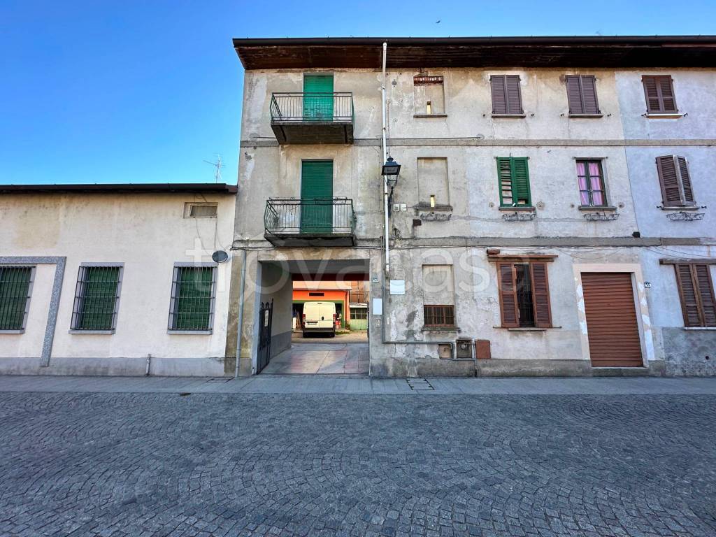 Casa Indipendente in vendita a Lazzate via Vittorio Emanuele, 53