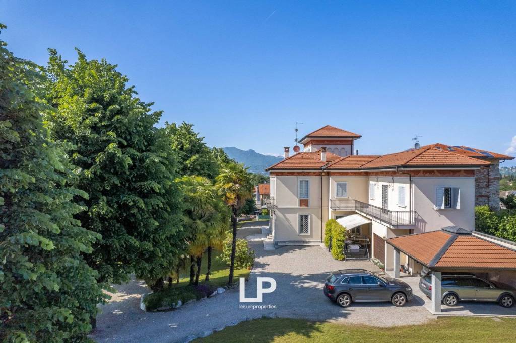Villa in vendita ad Azzate via Piave, 150