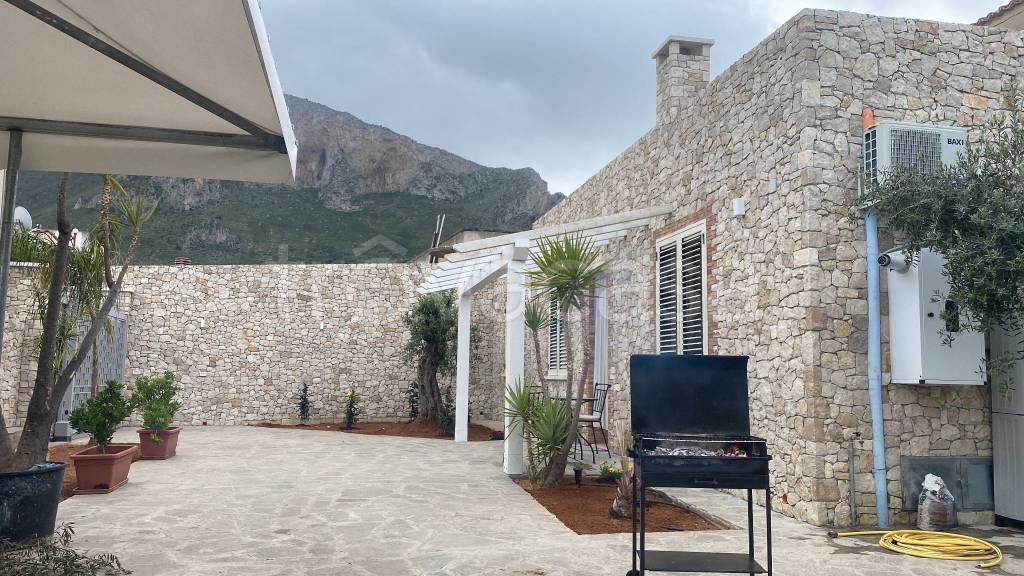 Villa in in vendita da privato a Terrasini contrada Serra