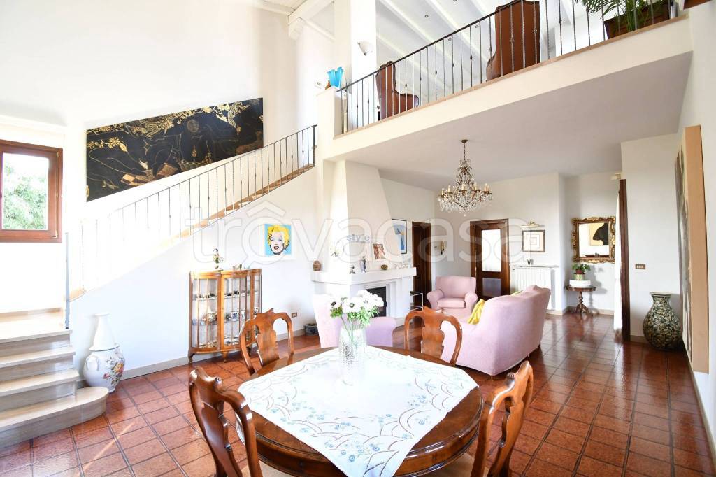 Villa in vendita a Brescia via Verziano