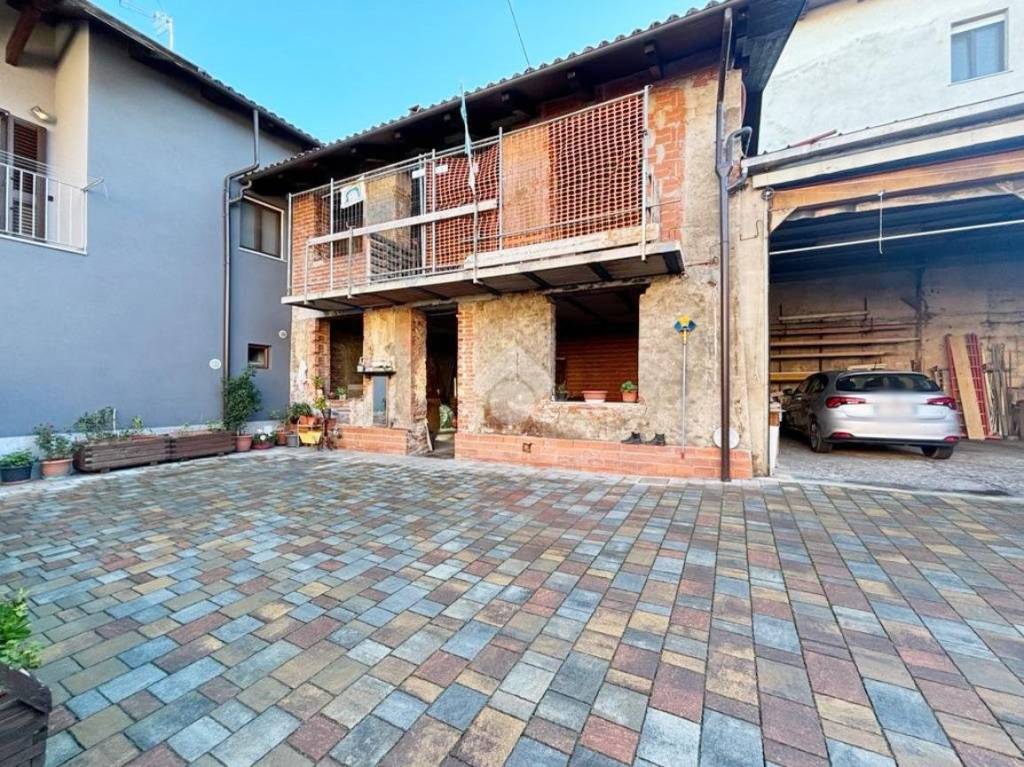 Casa Indipendente in vendita a Carignano via san remigio, 5