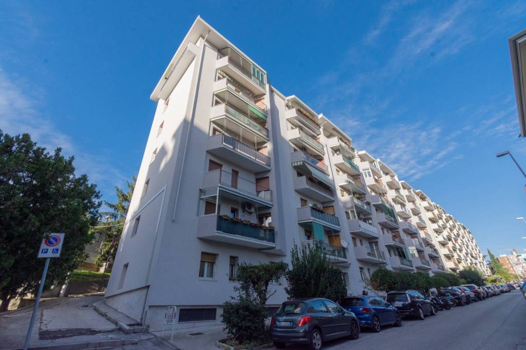 Appartamento in vendita a Trieste via Capodistria, 10