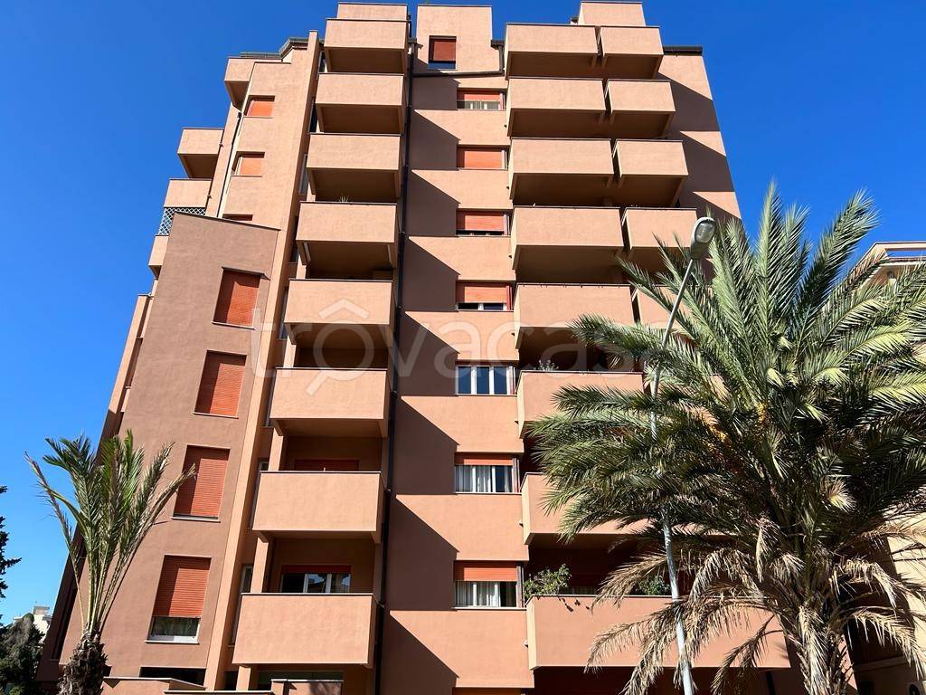 Appartamento in affitto a Palermo viale Regina Margherita, 11