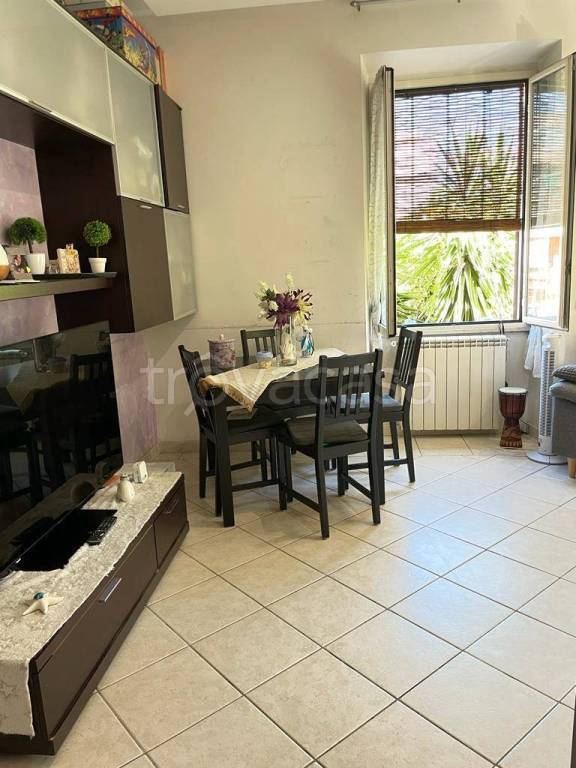 Appartamento in vendita a Roma via degli Oleandri, 1