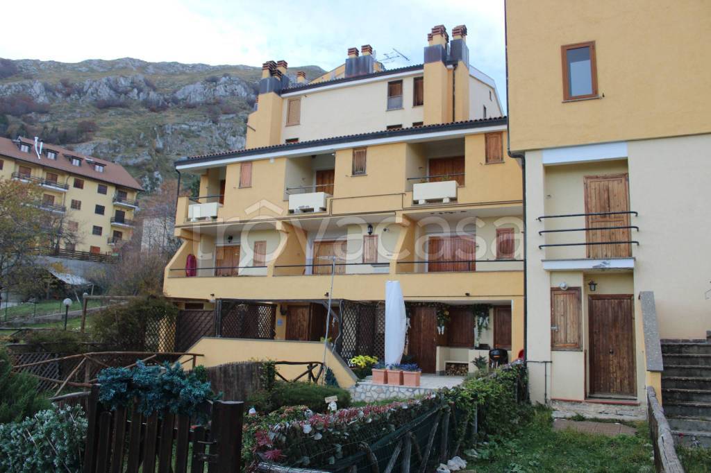 Appartamento in vendita a Rocca di Cambio via Sicinto