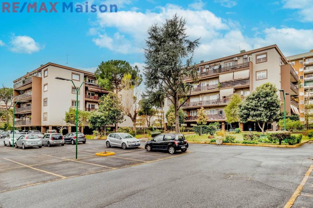Appartamento in vendita a Roma viale Bruno Pelizzi