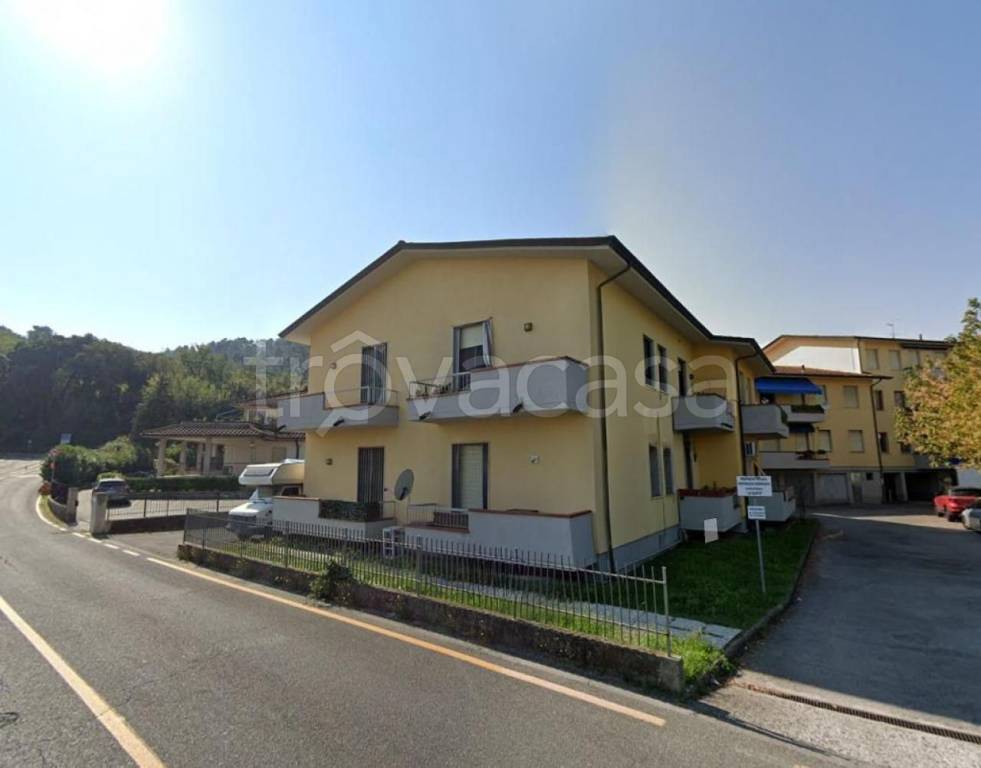 Appartamento in vendita ad Ameglia via Aulo Persio, 44/a