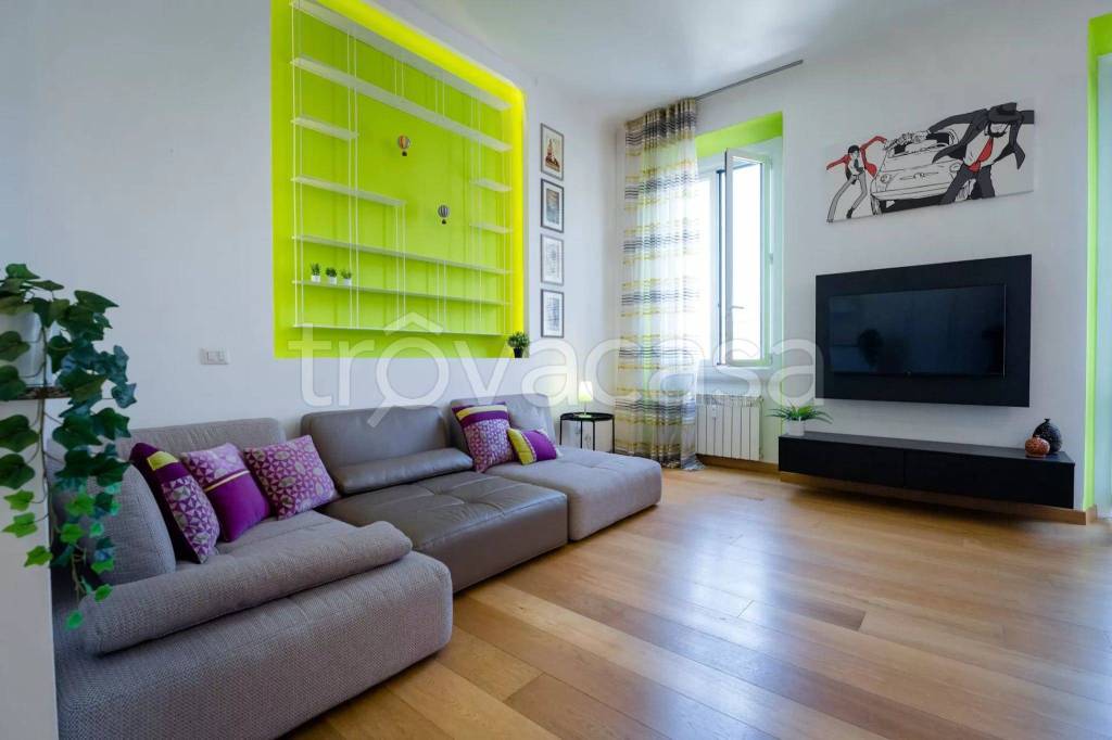 Appartamento in affitto a Milano viale Cassala