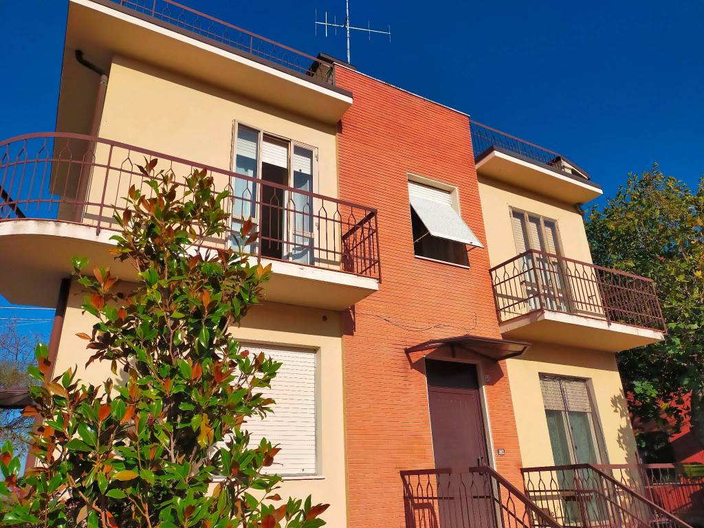 Appartamento in vendita a Pesaro via Lago Maggiore