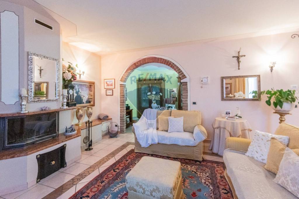 Casa Indipendente in vendita a Rivarolo Mantovano via Filzi, 3