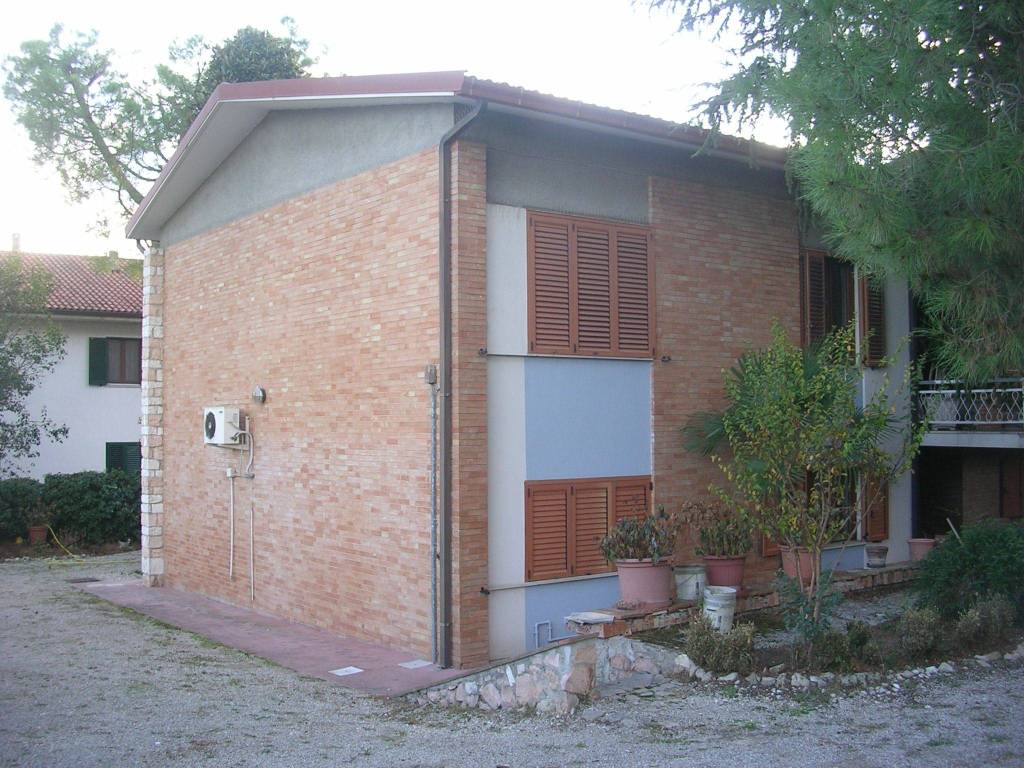 Villa in in vendita da privato a Montegiorgio contrada Crocedivia, 16