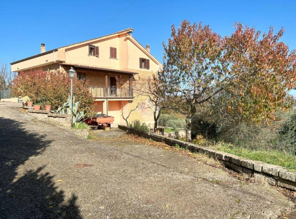 Villa in vendita a Bassano Romano via s. Luciano, 6