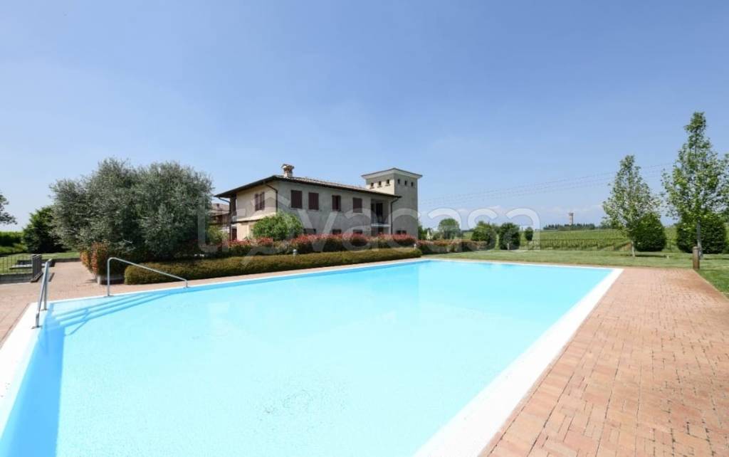 Villa a Schiera in vendita a Pozzolengo