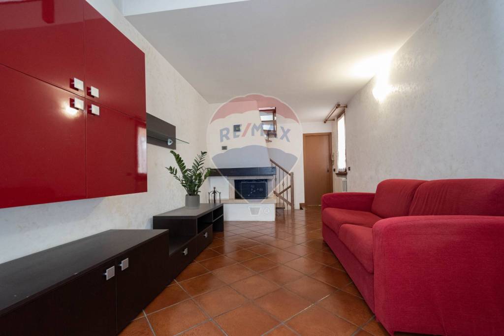 Appartamento in vendita a Garbagnate Milanese via Garibaldi, 52