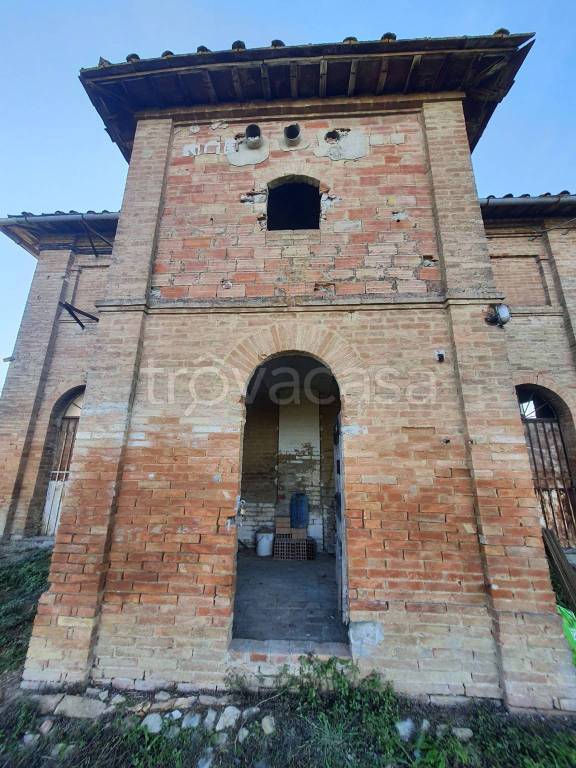 Magazzino in in vendita da privato a Monteroni d'Arbia strada di Curiano