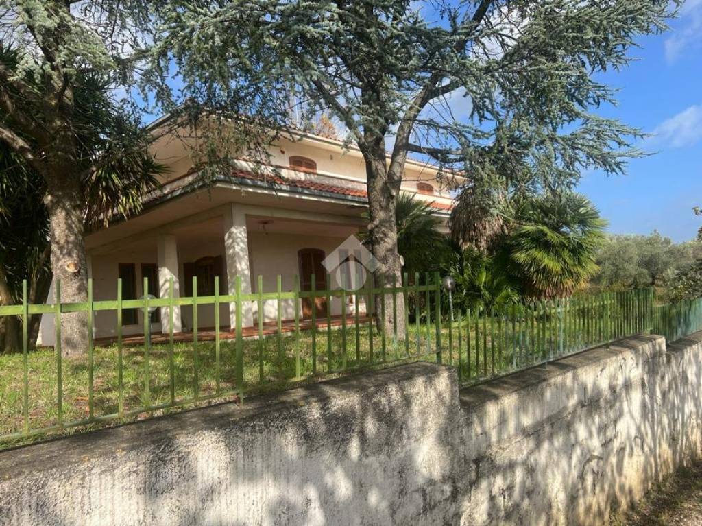 Villa in vendita a Spigno Saturnia via Turrimai, 84