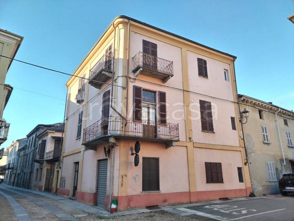 Casa Indipendente in vendita a Refrancore corso Umberto I, 8