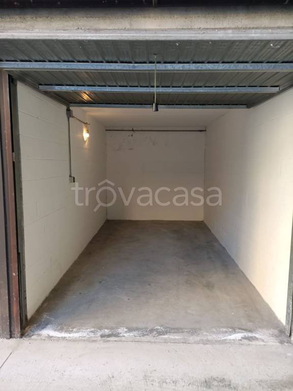 Garage in vendita a Lumezzane via Alessandro Volta