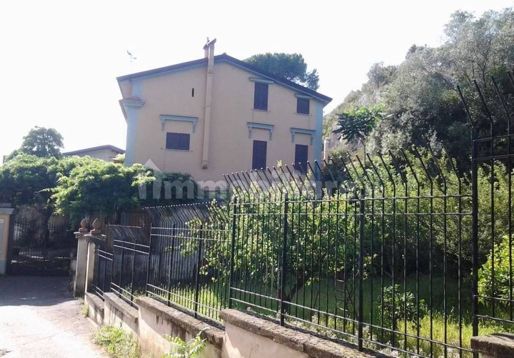 Villa Bifamiliare in in vendita da privato a Casapulla via San Giovanni, 9