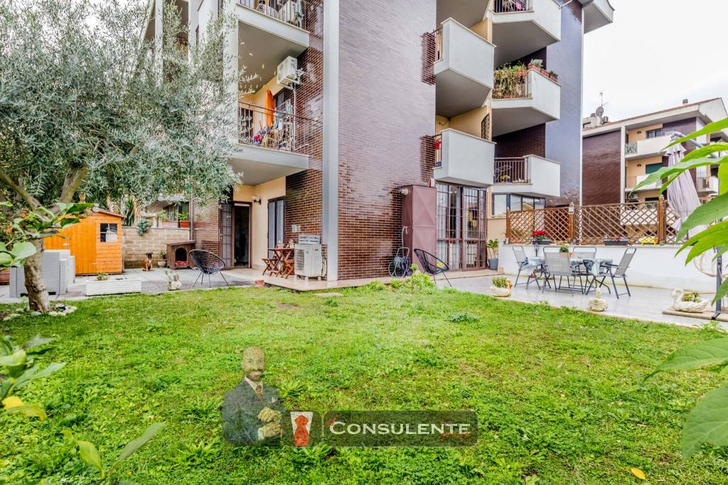 Appartamento in vendita a Roma via Luigi Cochetti, 16