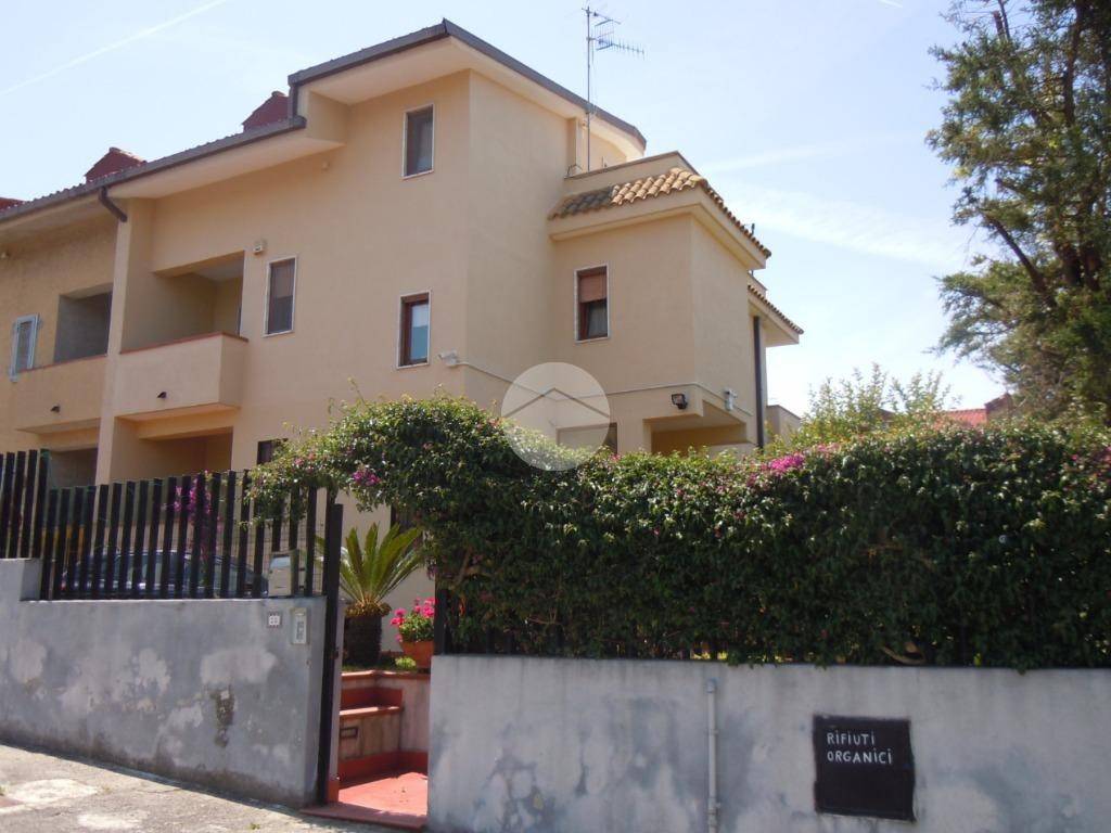 Villa a Schiera in vendita a Pollena Trocchia via Giacomo Leopardi, 28