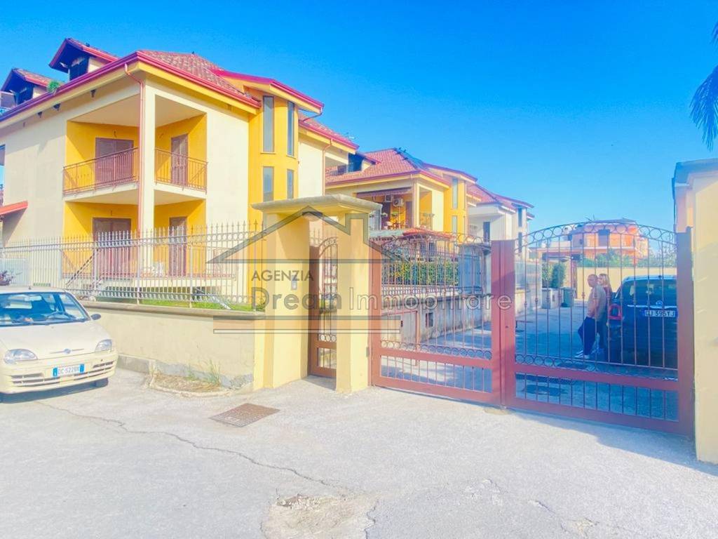 Villa Bifamiliare in vendita a Giugliano in Campania via Ripuaria