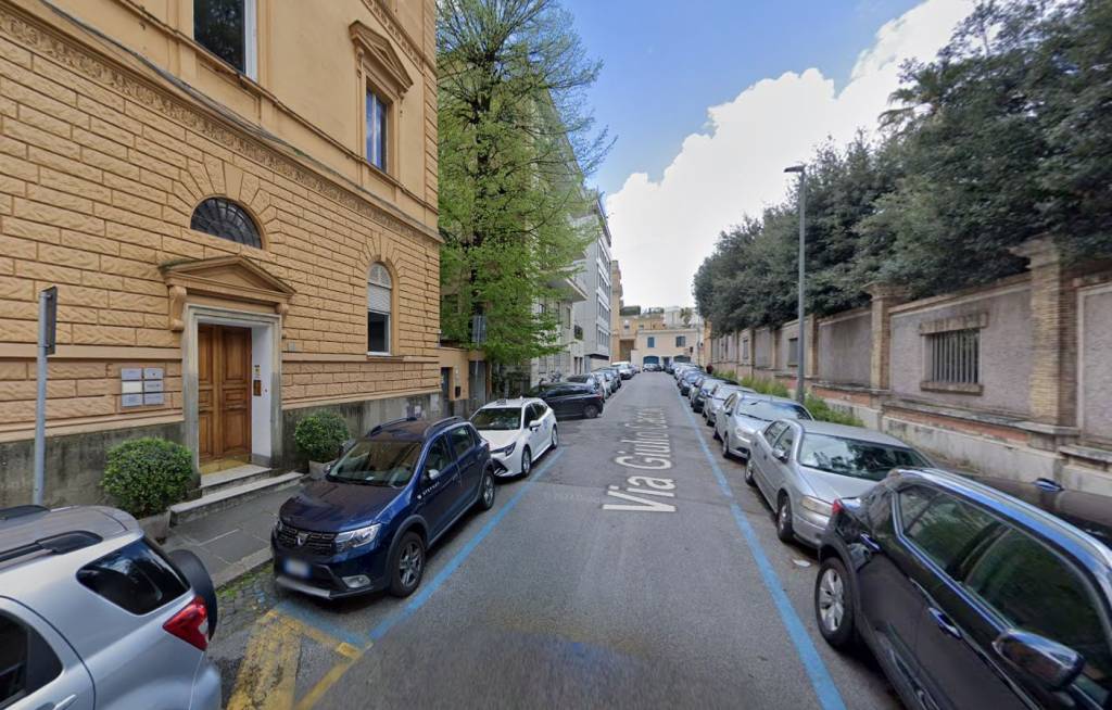 Appartamento all'asta a Roma via Giulio Caccini