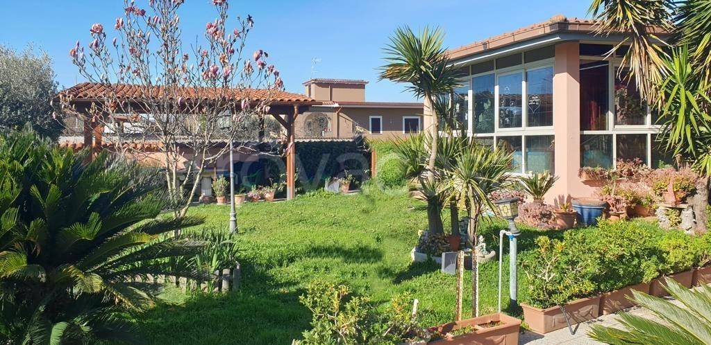 Villa in vendita ad Aprilia via Neto, 8