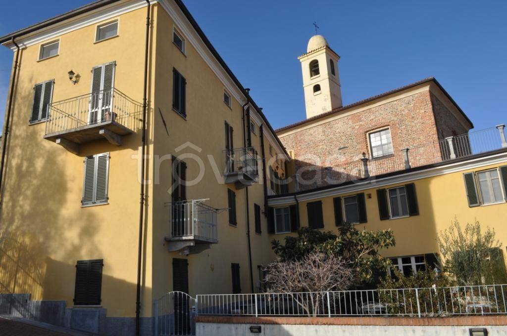 Appartamento in vendita a Moncrivello piazza Castello, 8