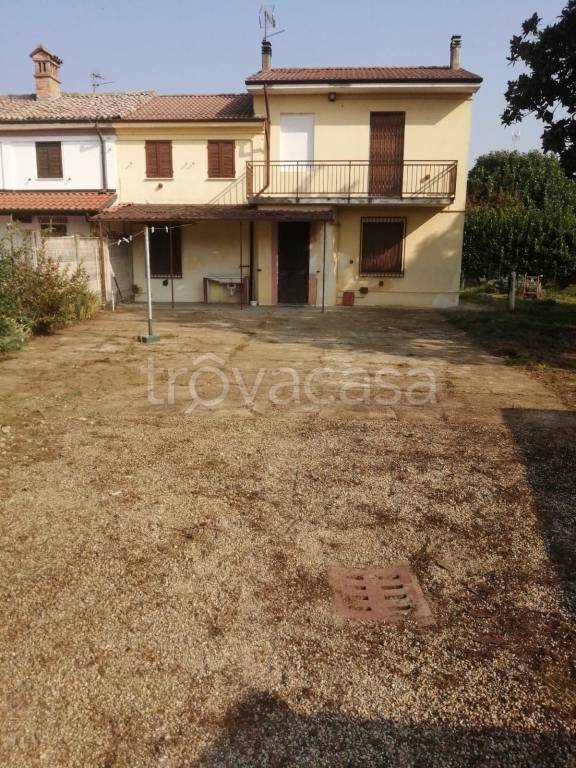 Villa in vendita a Mezzana Bigli via Armando Diaz
