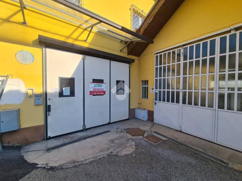 Capannone Industriale in vendita a Cafasse via Roma, 108