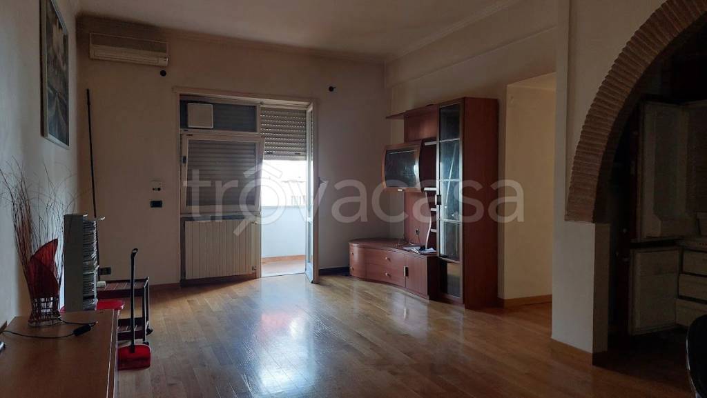 Appartamento in vendita a Roma via Taurianova, 91