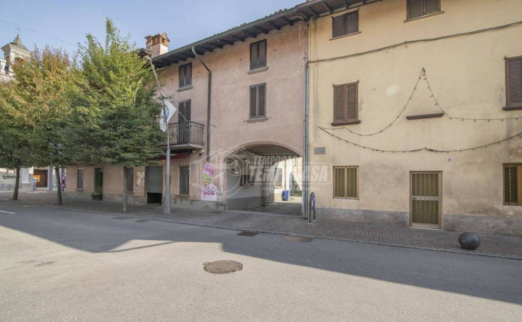 Appartamento in vendita a Castel Rozzone piazza Castello