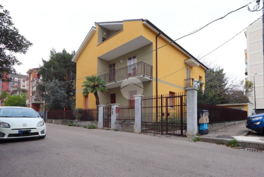 Villa in vendita a Pescara via Sanfelice Molines, 16