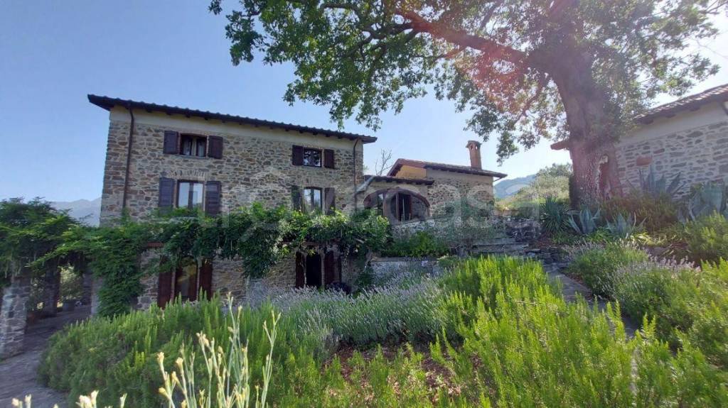 Villa in vendita a Bagnone via Pastina