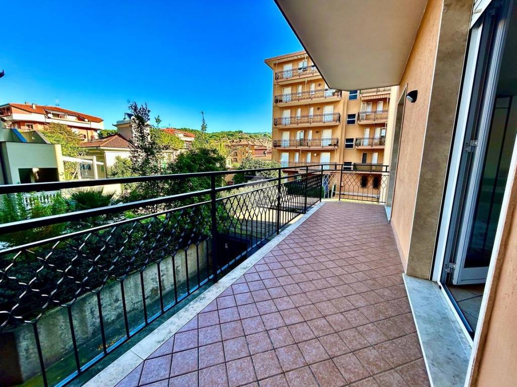 Appartamento in vendita ad Andora via Doria, 72