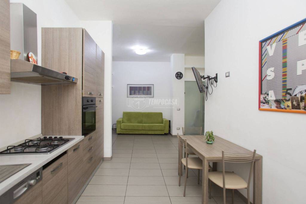 Appartamento in vendita a Milano via Messina, 9