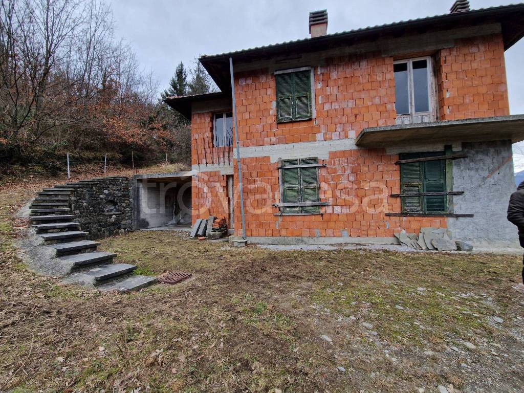 Villa in vendita a Varese Ligure strada Provinciale del Colle di Cento Croci