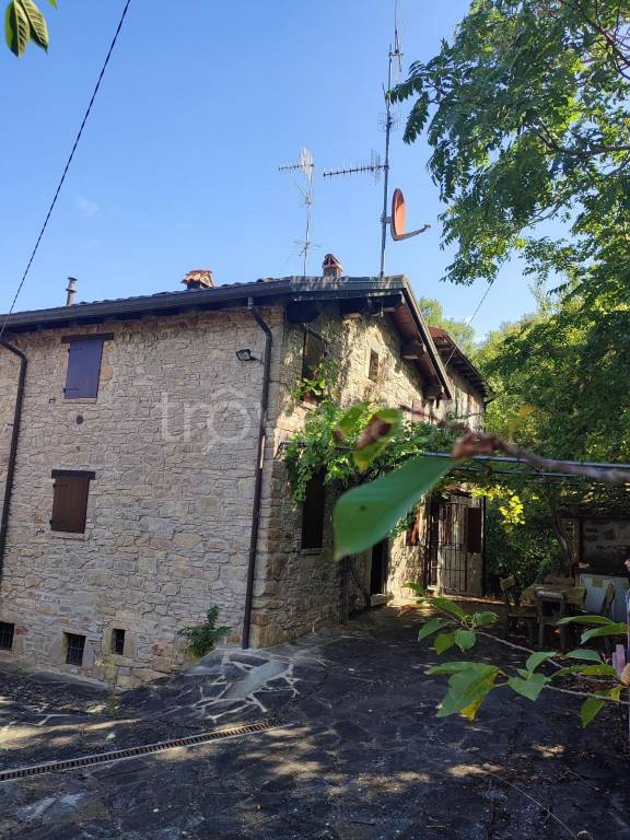 Casa Indipendente in vendita a San Benedetto Val di Sambro via Malapezza