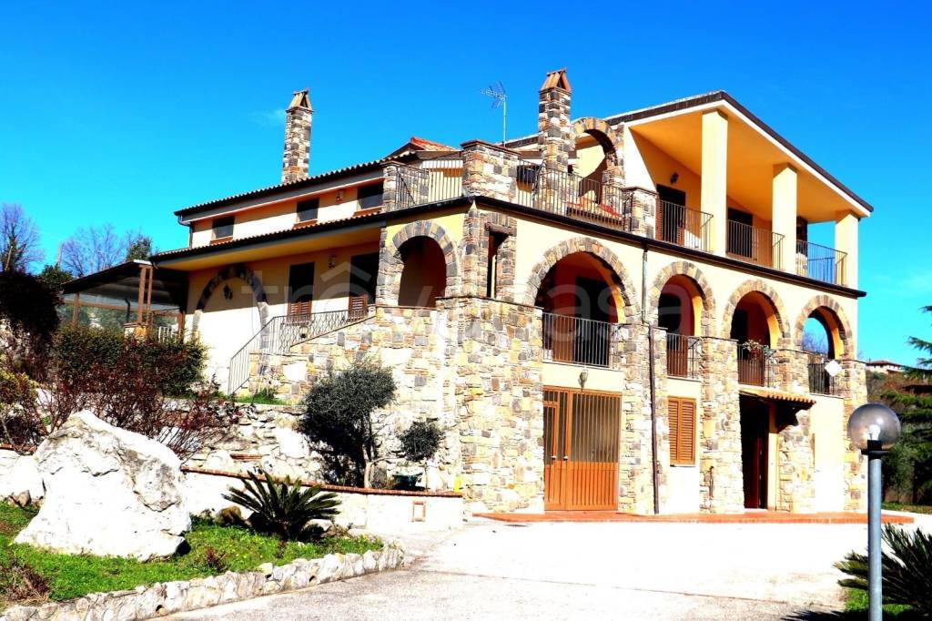 Villa a Schiera in in vendita da privato a Castel Campagnano via Mascioni