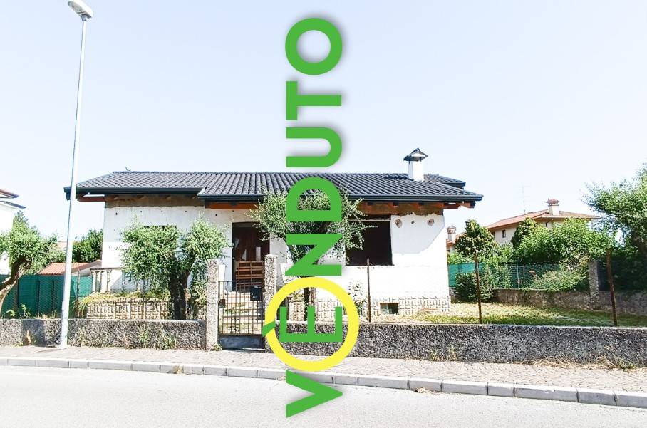 Villa in vendita a Manzano via Piave, 4
