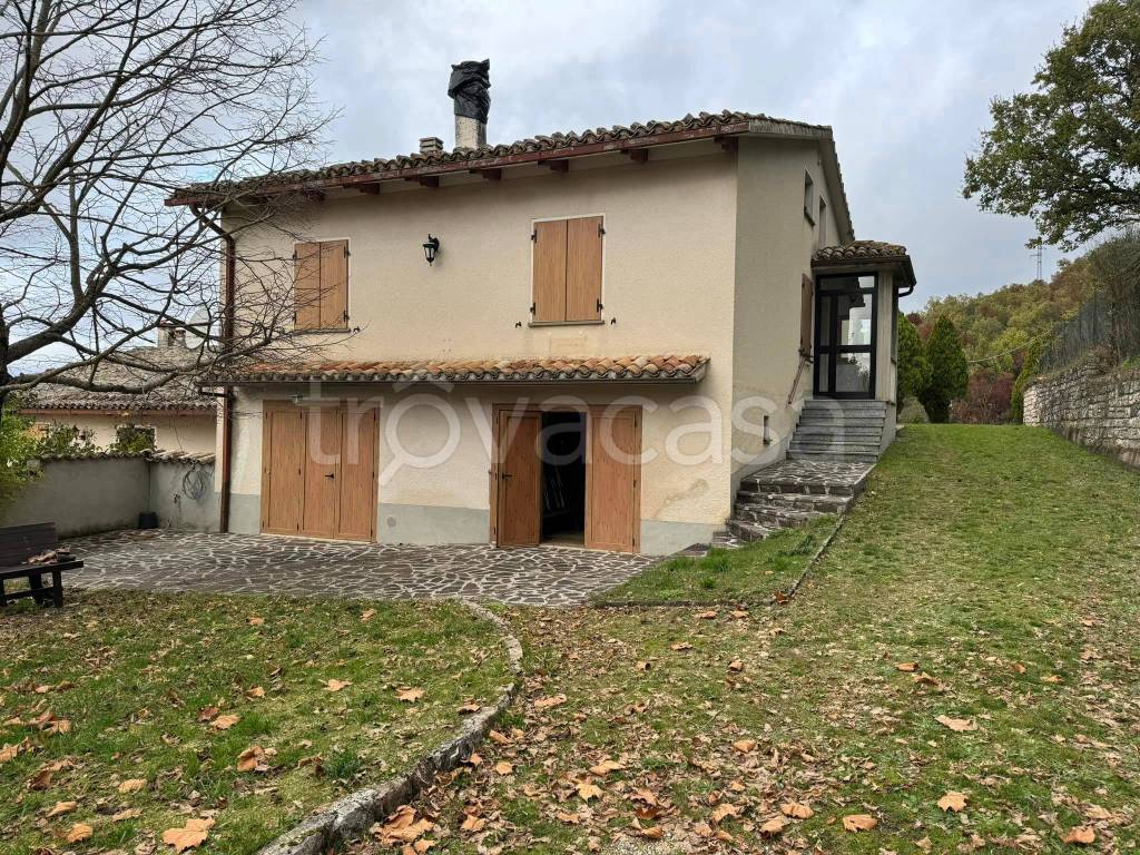Villa in vendita a Gualdo Tadino categge