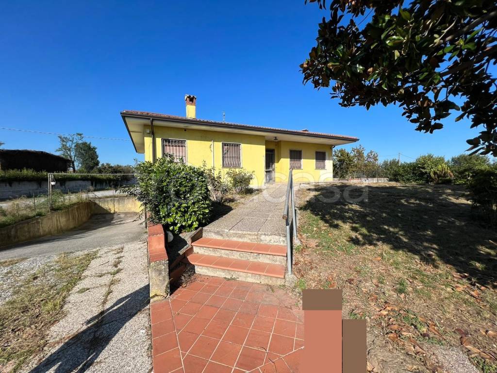 Villa in vendita a Montichiari via Santellone