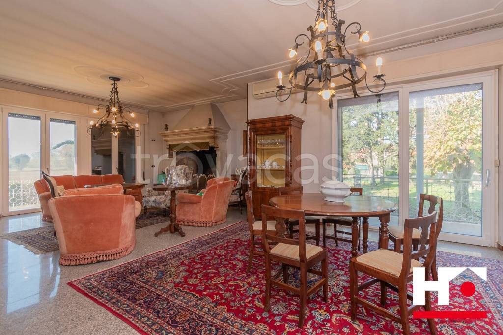 Villa in vendita a Dello via Trieste, 25